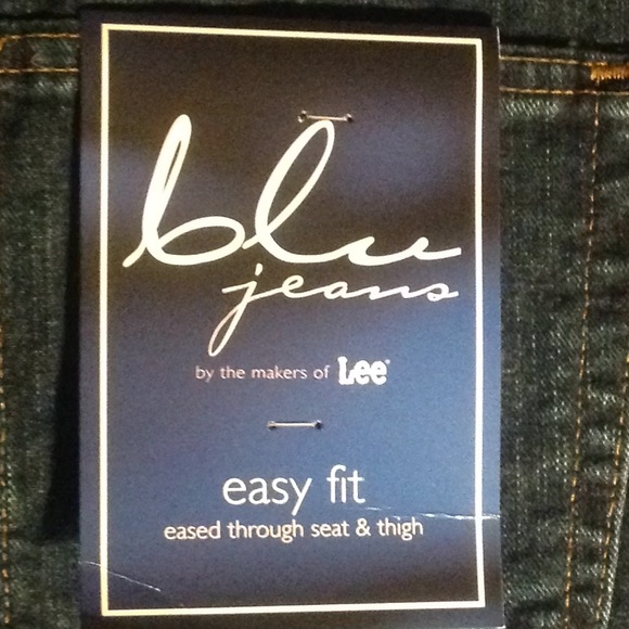 Two pairs Lee easy fit jeans - Picture 4 of 8